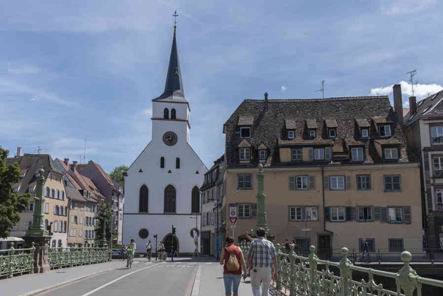 Francia - Alsacia 123 - Estrasburgo - iglesia Saint Guillaume.jpg